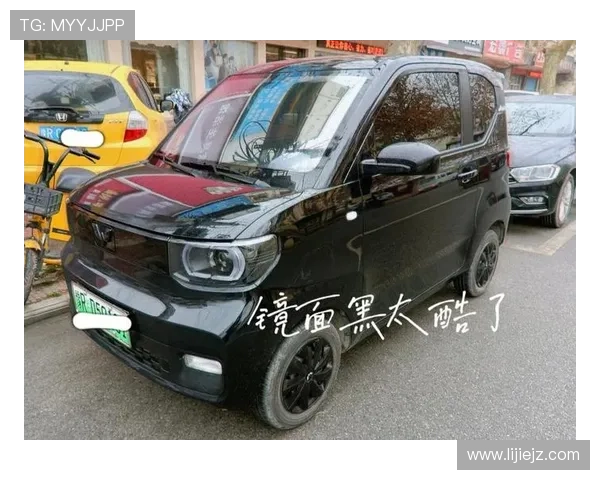 00后小伙开五菱接女朋友被嫌弃,但是接兄弟们却觉得酷炫无比! 00后小伙开五菱接女朋友被嫌弃,但是接兄弟们却觉得酷炫无比!